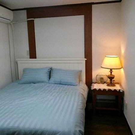 K Star Road Guesthouse - Hostel Seoul Exterior foto