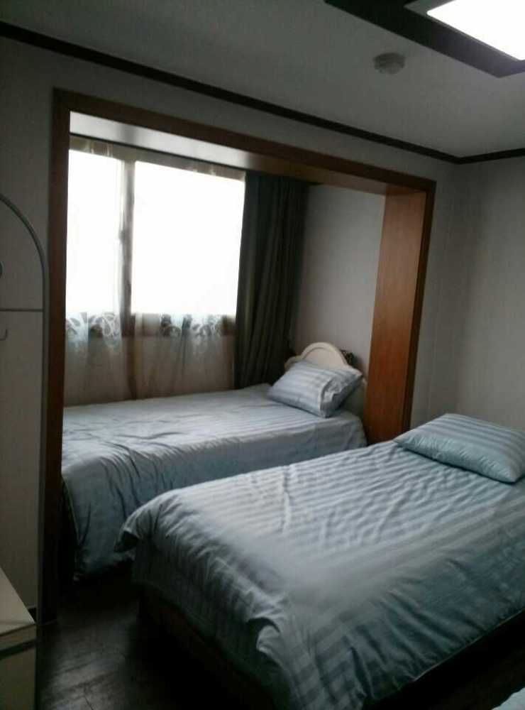 K Star Road Guesthouse - Hostel Seoul Exterior foto